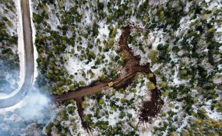 <ul> <li>Nos opérations sont effectuées avec précision, cette étape une fois bien accomplie, nous permet de couper grandement les coûts en gravier par après.</li> </ul>